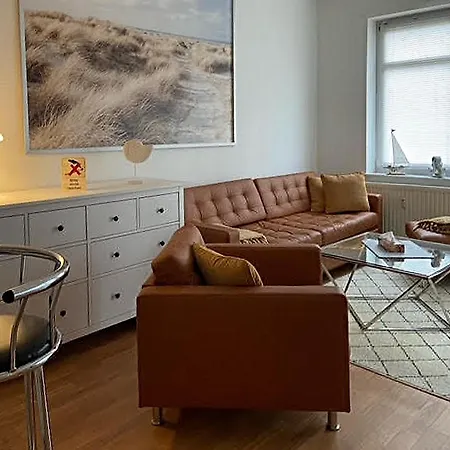 Nur Wenige Gehminuten Zum Zentrum Und 17 - * Sellin (Rugen)