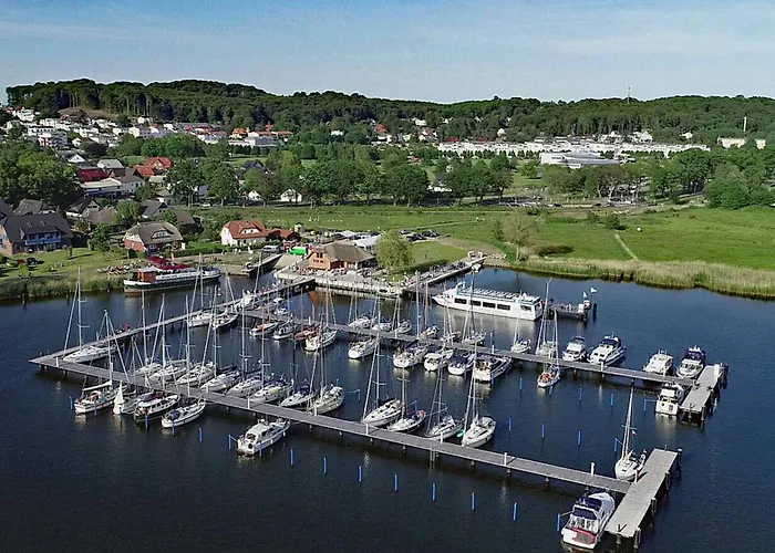 Nur Wenige Gehminuten Zum Zentrum Und 17 - Sellin (Rugen)