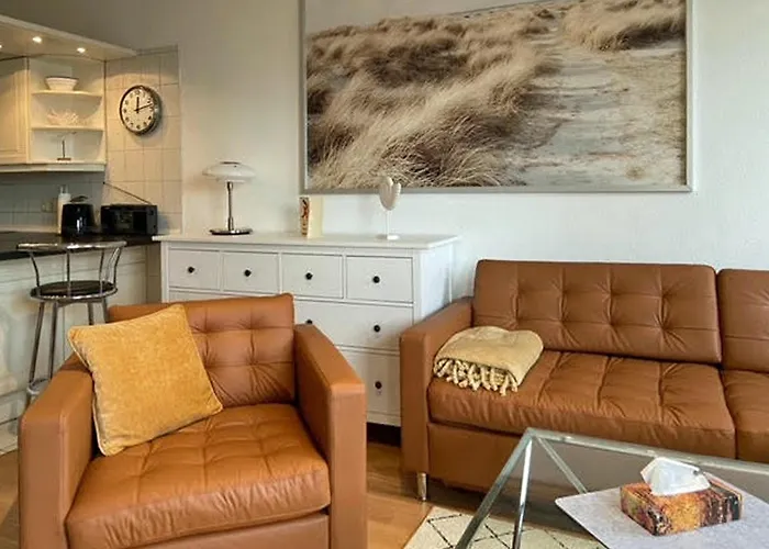 Nur Wenige Gehminuten Zum Zentrum Und 17 - דירה